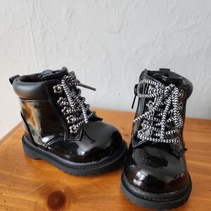 Wonder Nation Size 2 Baby Boots